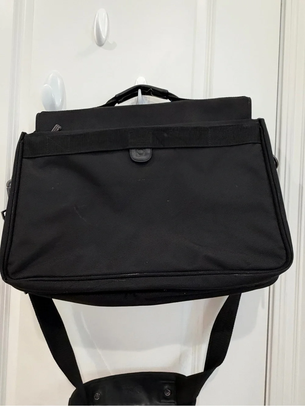 Kenneth Cole Reaction Black Nylon Messenger Bag with Front Buckles